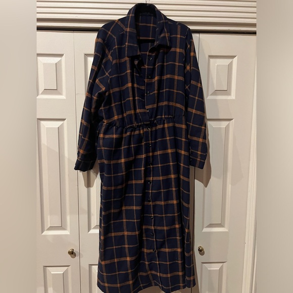 BloomChic Flannel Dress Size 22-24 - Picture 4 of 6
